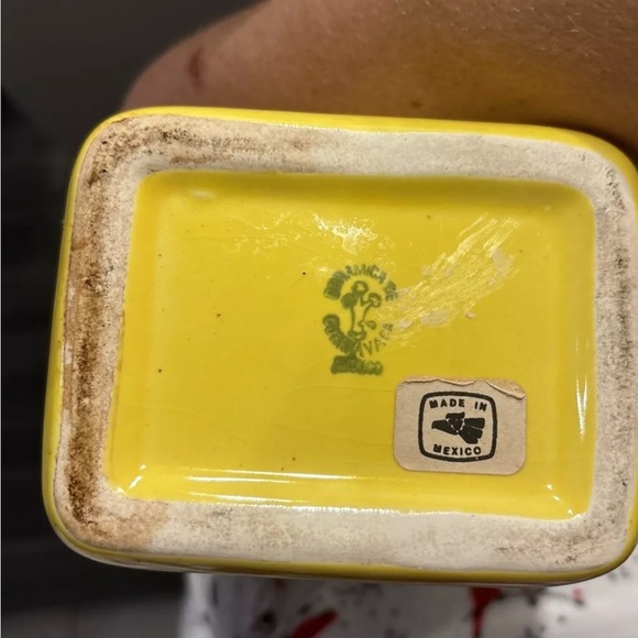 Curry Sark vintage yellow Whiskey pitcher no chips or breaks. - Picture 5 of 5